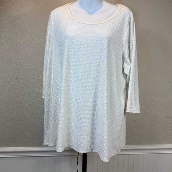 Rose + Olive Elegant White Textured Women's Top Size 1X - Picture 1 of 10